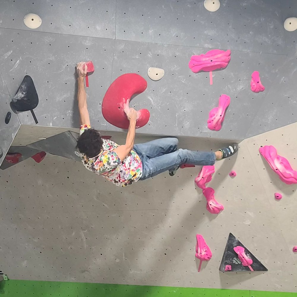 Cool DADS climb💪 Happy Father's Day! Open 1-7pm
#fathersday #downtownmorganton #sundayfunday #climb #dadsclimb