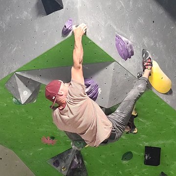 Mondays are always $10 for day passes💪
#downtownmorganton #findingbigfoot #funthingstodoinmorganton #morgantonnc #climb #indoorclimbing