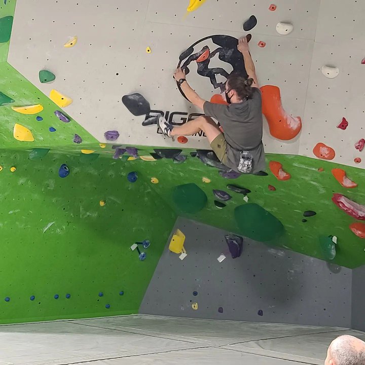 Weekend hours Sat 10-8 Sun 1-7 ❄❄
#indoorclimbing #climbinggym #downtownmorganton #downtownlenoir #downtownhickory #funthingstodoinmorganton #saturdayvibes #sundayfunday #climbing_is_my_passion #morgantonnc #saturday #sunday