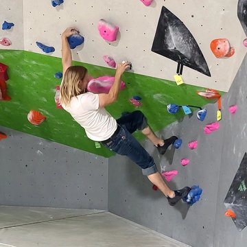 Weekend hours...
Sat 10-8pm
Sun 1-7pm
#downtownmorganton #indoorclimbing #climb wpcc_pioneers #weekend #rockclimbing #morgantonlife #morgantonnc #828isgreat